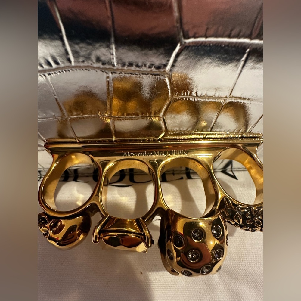 McQueen Croc-Embossed Bag with Gold Chain - Picture 7 of 15